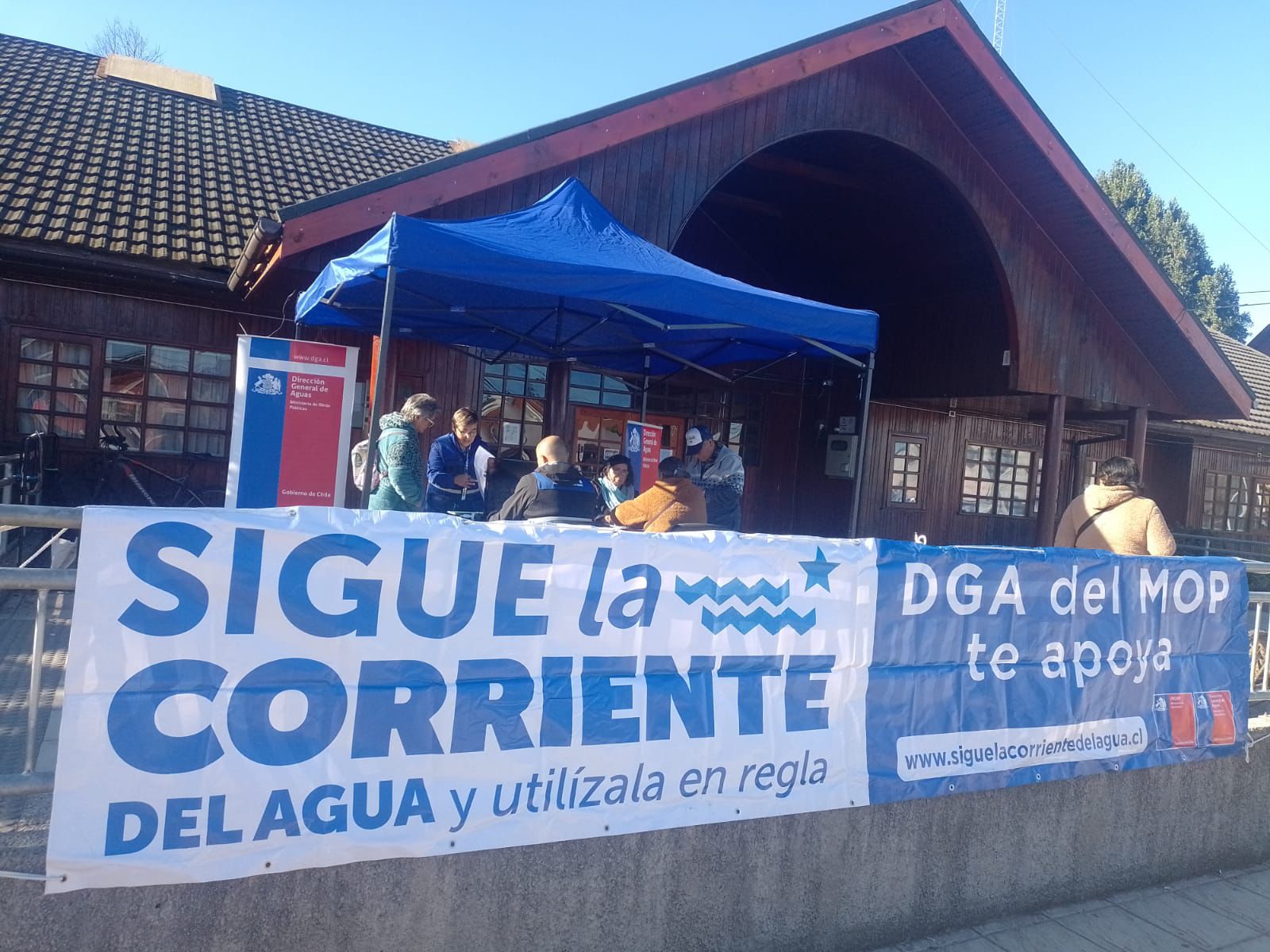 Desde Putre en la región de Arica y Parinacota hasta Cerro Castillo en Magallanes se realizarán jornadas de acompañamiento de la campaña “Sigue la corriente del agua y utilízala en regla”