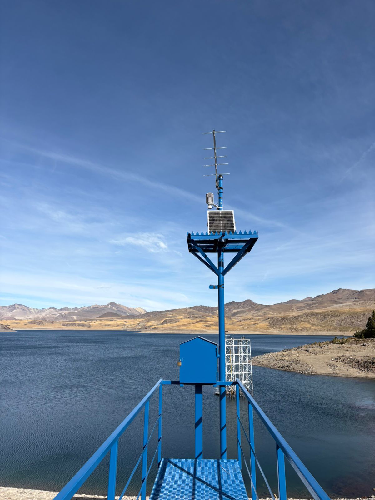 DGA suma nueva estación de monitoreo de embalses y lagos en la Región del Maule